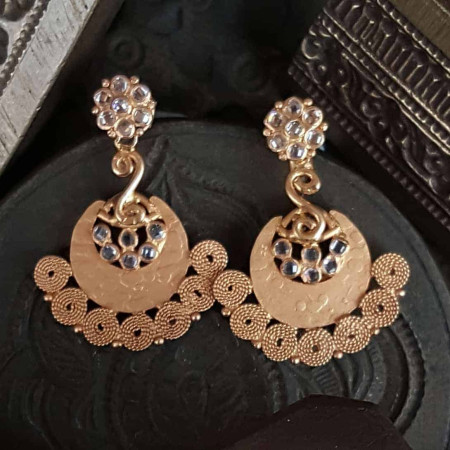 Anusha 22ct Uncut Polki Stones Earrings Anusha 22ct Uncut Polki Stones Earrings