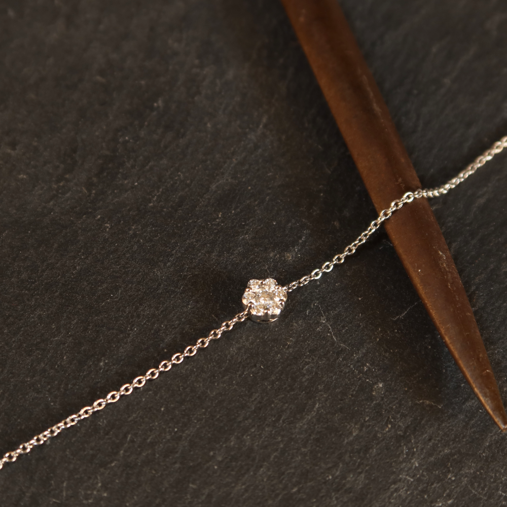 سوار ألماس ذهب أبيض عيار 18 قيراط سوار ألماس ذهب أبيض عيار 18 قيراط