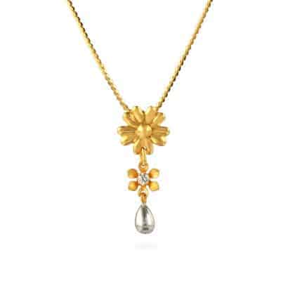 Daisy Bloom Necklace in 22ct Gold Daisy Bloom Necklace in 22ct Gold