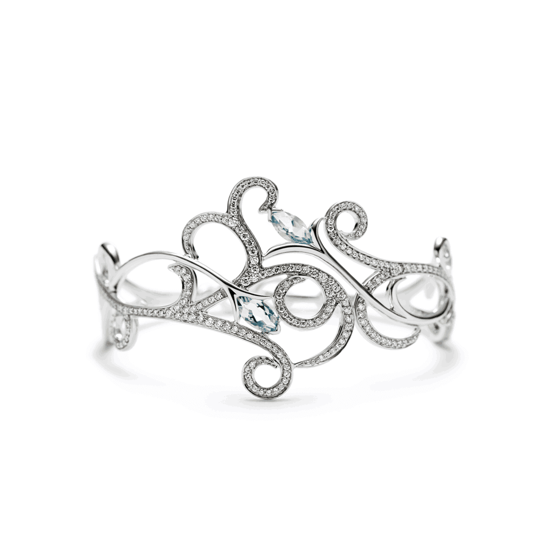 سوار الزهرة البرية من الذهب عيار 18 قيراط | مجموعة فلوراليا سوار الزهرة البرية من الذهب عيار 18 قيراط | مجموعة فلوراليا