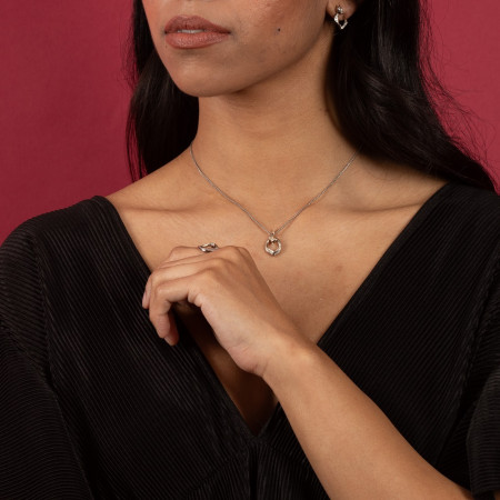 Vinyasa Doğal Beyaz Altın ve Pırlanta İçi Boş Yüzük Vinyasa Doğal Beyaz Altın ve Pırlanta İçi Boş Yüzük