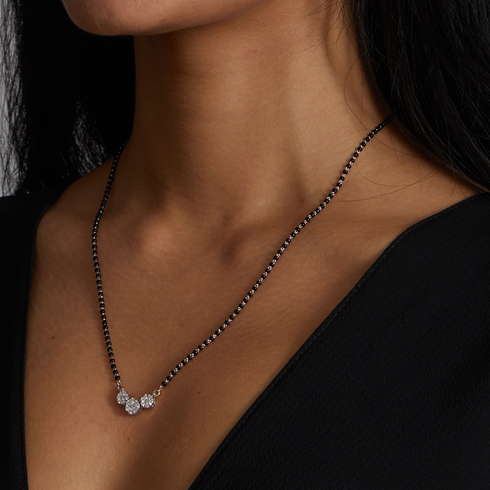 18 Ayar Beyaz Altın, Pırlantalı Siyah Boncuklu Mangalsutra 18 Ayar Beyaz Altın, Pırlantalı Siyah Boncuklu Mangalsutra