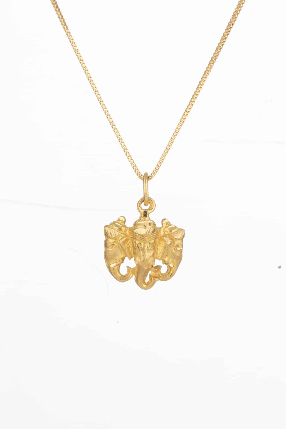 22 ayar altın Ganesh üçlü gövdeli kolye ucu 22 ayar altın Ganesh üçlü gövdeli kolye ucu