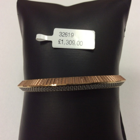 22ct Gold Medium With V Shaped Bangles YGBG026