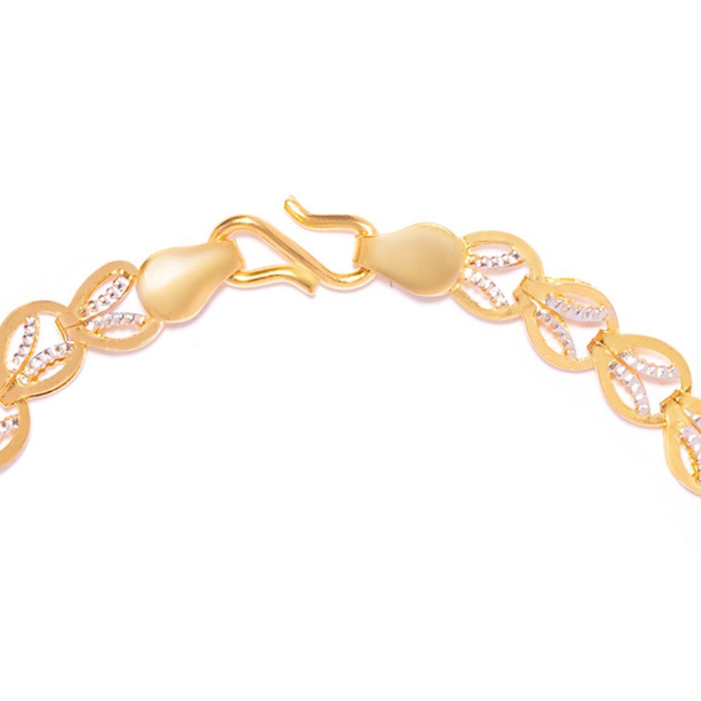 Pırlanta Kesim Detaylı 22 Ayar Altın Yaprak Link Bileklik Pırlanta Kesim Detaylı 22 Ayar Altın Yaprak Link Bileklik