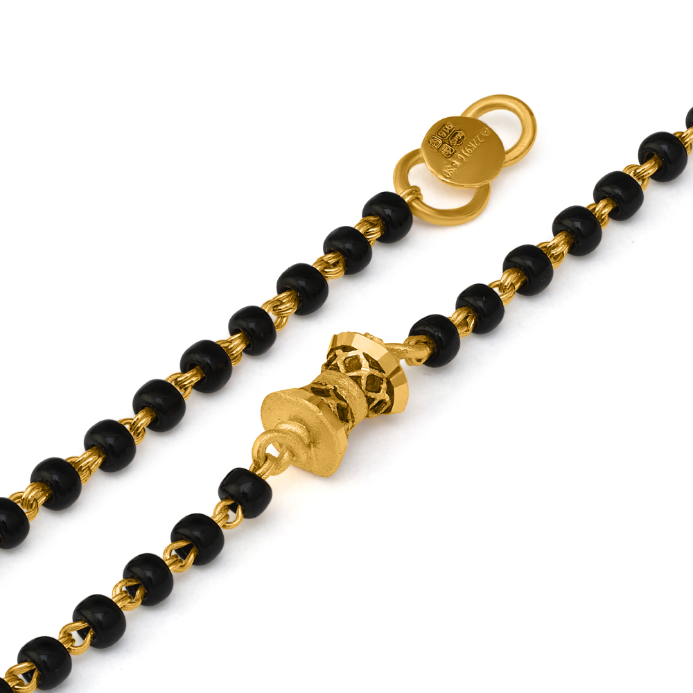 22ct Gold Black Bead Baby Armband mit strukturierter Goldmitte