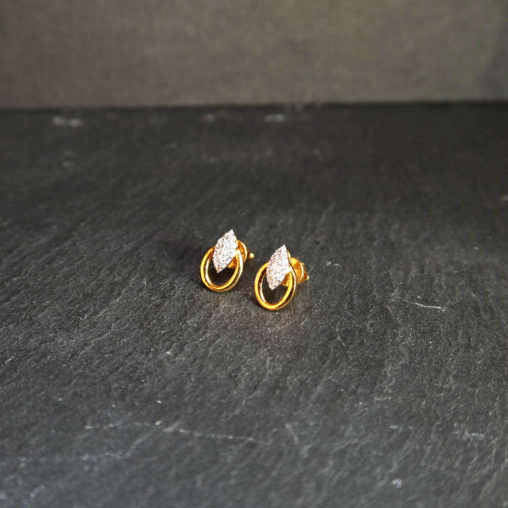 22ct Gold Stud Earring with CZ Stones 22ct Gold Stud Earring with CZ Stones