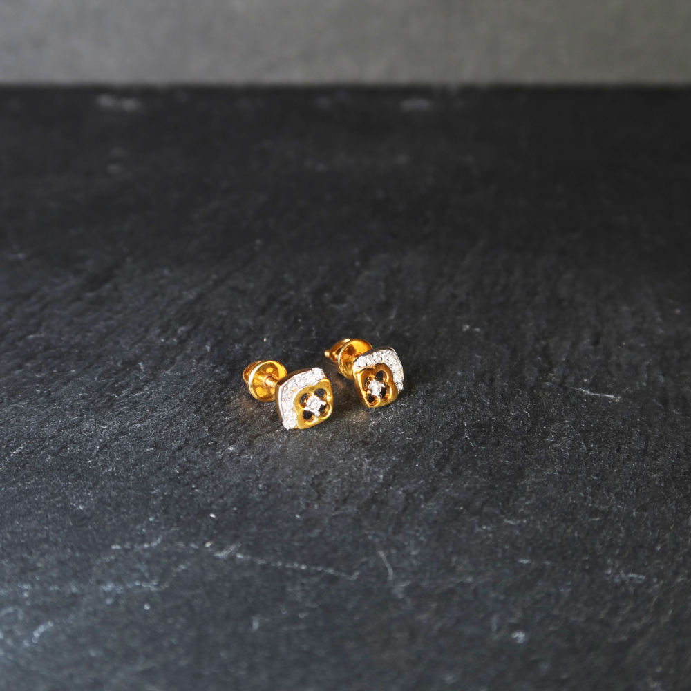 Gold Stud Earring with CZ Stones Gold Stud Earring with CZ Stones