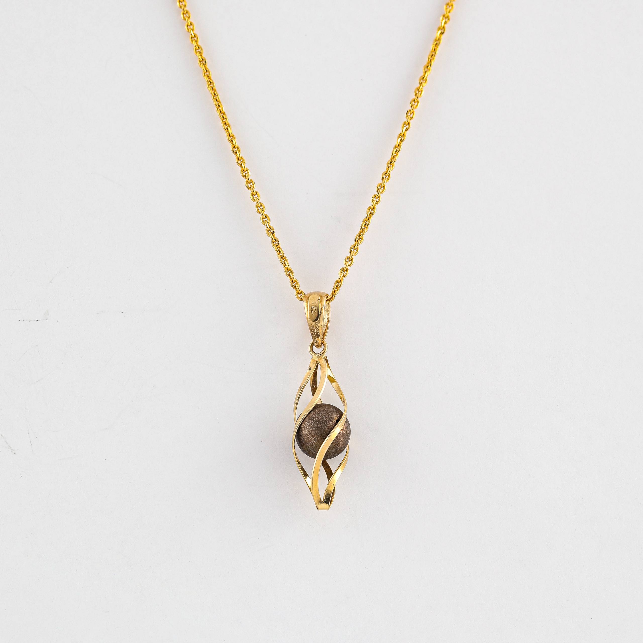 Bayanlar İçin 18 Ayar Altın Fantezi Kolye Bayanlar İçin 18 Ayar Altın Fantezi Kolye