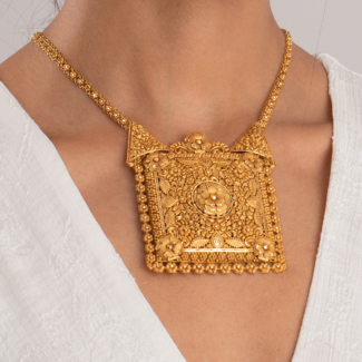 Rosettes Collection 22ct Gold Square Pendant Necklace | 23 Inches Rosettes Collection 22ct Gold Square Pendant Necklace | 23 Inches