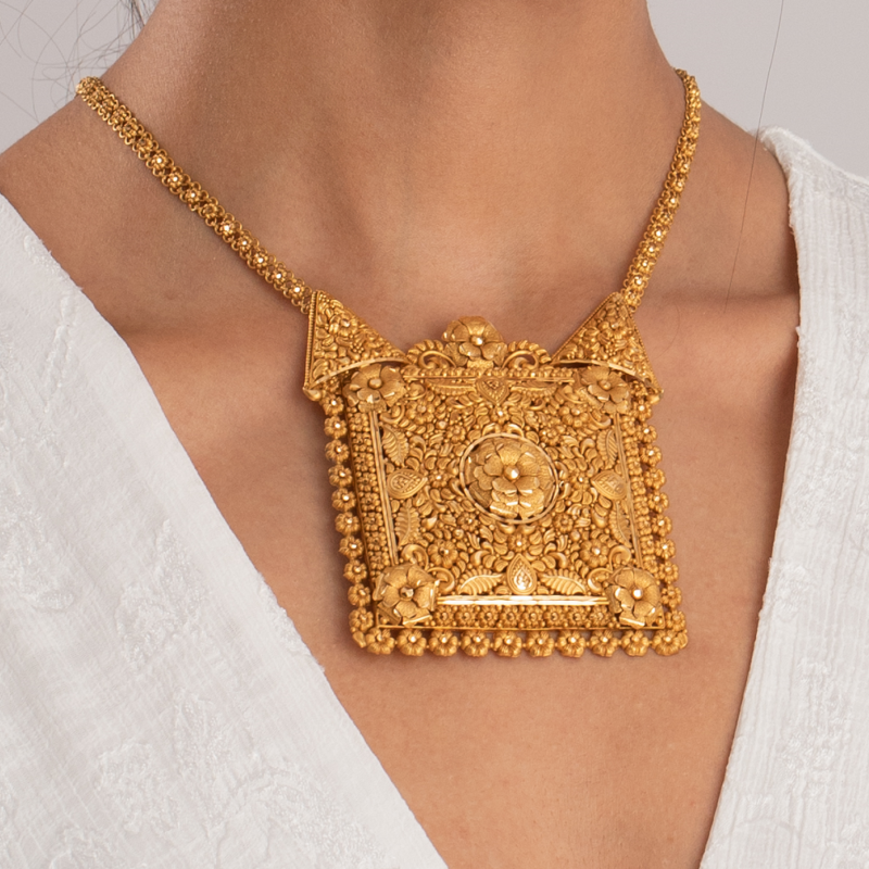 Rozetler Koleksiyonu 22 Ayar Altın Kare Kolye Ucu | 23 İnç Rozetler Koleksiyonu 22 Ayar Altın Kare Kolye Ucu | 23 İnç