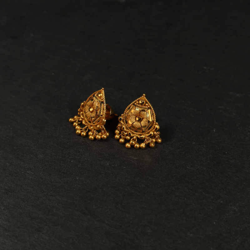 22 Ayar Altın Antik Stil Saplama Küpe 22 Ayar Altın Antik Stil Saplama Küpe