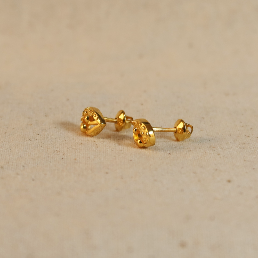 22 Ayar Altın Yaprak Saplama Küpe 22 Ayar Altın Yaprak Saplama Küpe