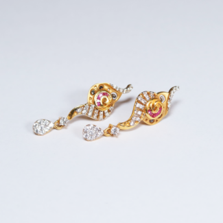 Graceful Drop Earrings in 22ct Gold
