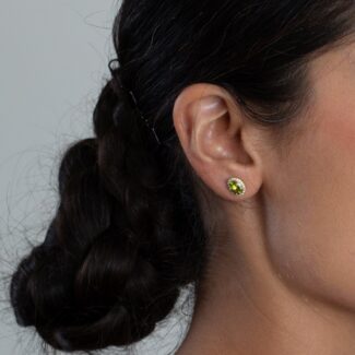 18ct Yellow Gold Diamond with Peridot Stud Earrings 18ct Yellow Gold Diamond with Peridot Stud Earrings