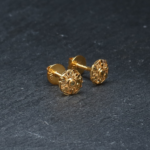 Geleneksel Çiçek Tasarımlı Altın Saplama Geleneksel Çiçek Tasarımlı Altın Saplama