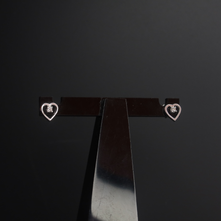 18 Ayar Beyaz Altın Pırlantalı Kalp Şeklinde Saplama 18 Ayar Beyaz Altın Pırlantalı Kalp Şeklinde Saplama