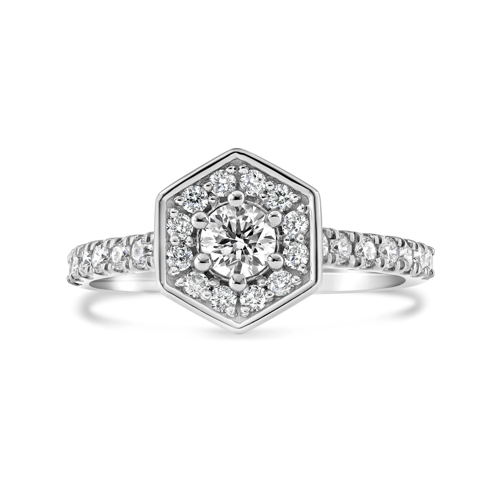 Verlobungsring aus Platin mit Diamanten