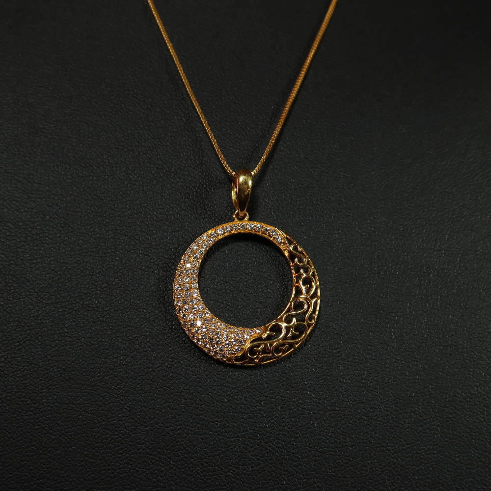 CZ Taşlı Dairesel Tasarım Altın Kolye Ucu CZ Taşlı Dairesel Tasarım Altın Kolye Ucu