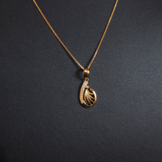 22ct Gold Pendant With White CZ Stone 22ct Gold Pendant With White CZ Stone