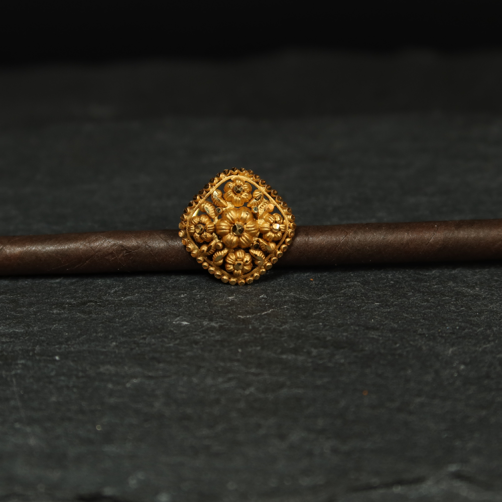 دبوس أنف العروس من الذهب عيار 22 قيراط | مجموعة الوردية دبوس أنف العروس من الذهب عيار 22 قيراط | مجموعة الوردية