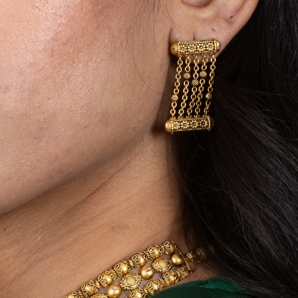 أقراط متدلية من الذهب عيار 22 قيراط | مجموعة أرماري أقراط متدلية من الذهب عيار 22 قيراط | مجموعة أرماري