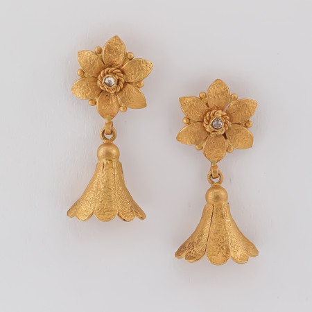 22ct Gold Flower Design Drop Earring 22ct Gold Flower Design Drop Earring
