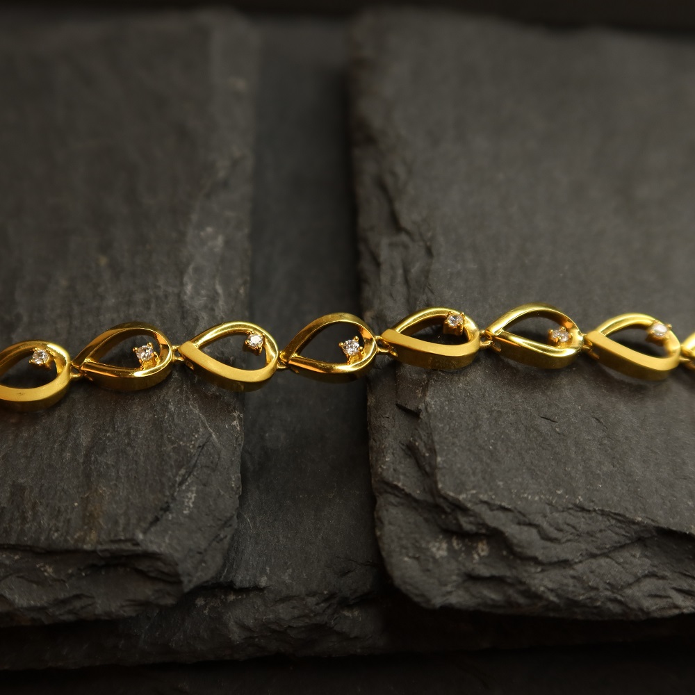 22ct Gold Infinity Loop Bracelet