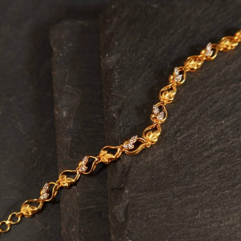 22ct Gold Leaf Design Armband | 8 Zoll