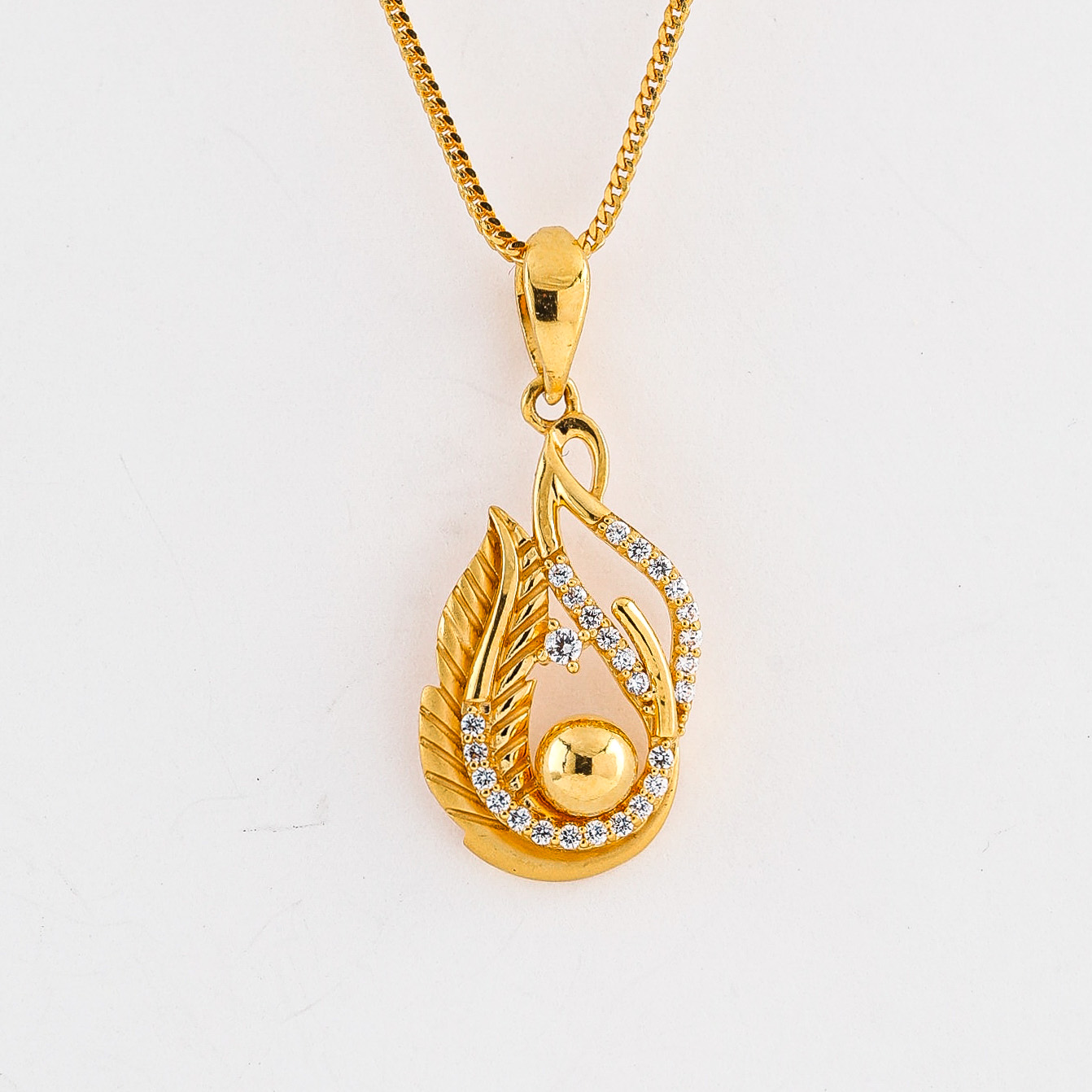 22 Ayar Altın Tüy Kolye 22 Ayar Altın Tüy Kolye