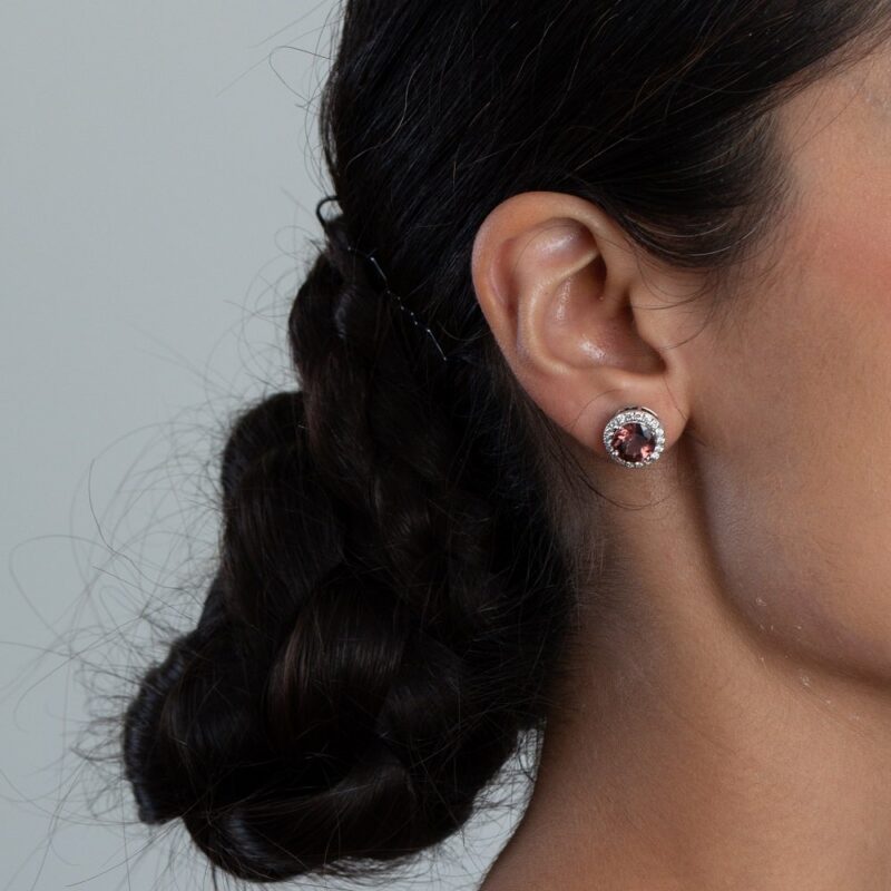 Pırlanta ve Lal Taşlı 18 Ayar Beyaz Altın Saplama Pırlanta ve Lal Taşlı 18 Ayar Beyaz Altın Saplama