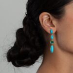 قرط من الذهب الأصفر عيار 18 قيراط مع الفيروز والزمرد قرط من الذهب الأصفر عيار 18 قيراط مع الفيروز والزمرد