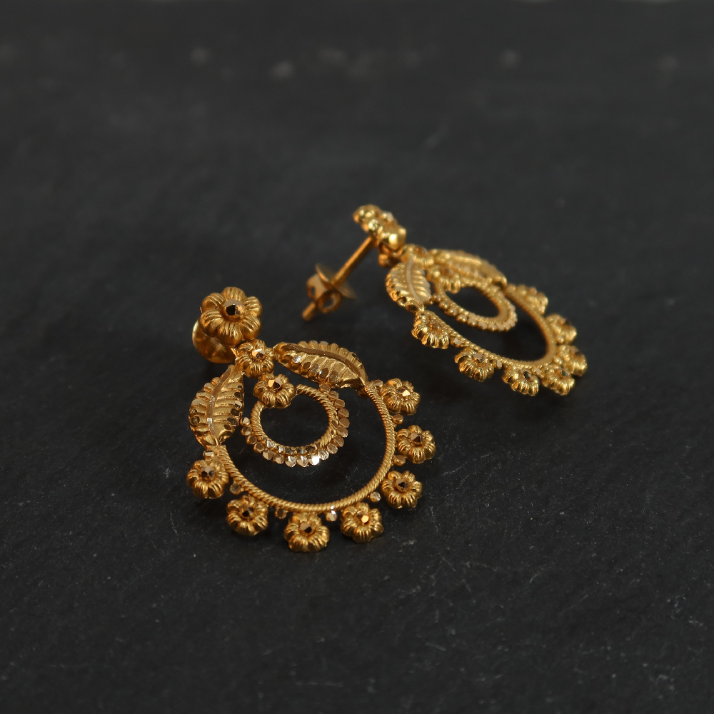 22 Ayar Altın Rozet Küpe 22 Ayar Altın Rozet Küpe