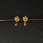 حلق مرصع بالذهب عيار 22 قيراط مع قطارة زهرة حلق مرصع بالذهب عيار 22 قيراط مع قطارة زهرة