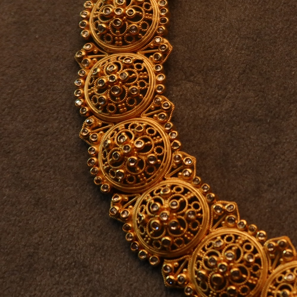 عقد ألماس بولكي عيار 22 قيراط غير مصقول | مجموعة ضياء عقد ألماس بولكي عيار 22 قيراط غير مصقول | مجموعة ضياء