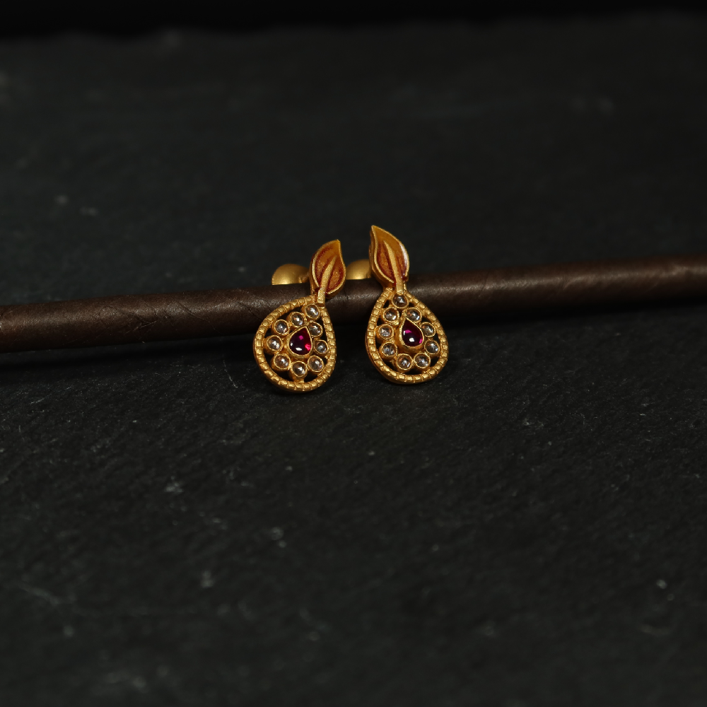 22ct Gold Earring with Synthetic Stone 22ct Gold Earring with Synthetic Stone
