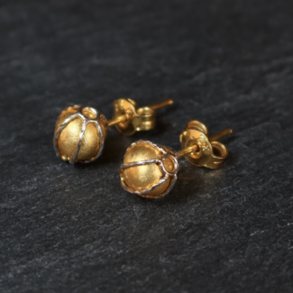 22ct Gold Rhodium Finish Fancy Stud