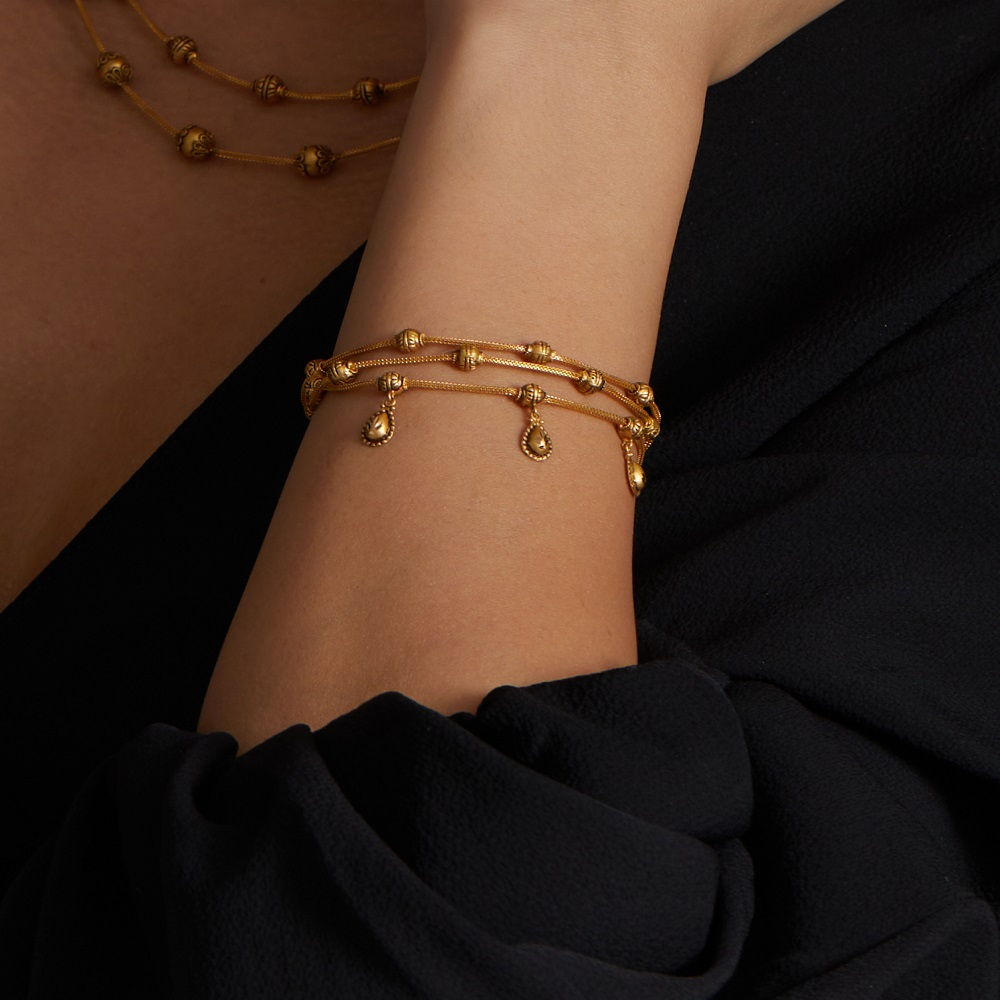 سوار الشلال من مجموعة أرماري ووترفول من الذهب عيار 22 قيراط | 7 بوصة سوار الشلال من مجموعة أرماري ووترفول من الذهب عيار 22 قيراط | 7 بوصة