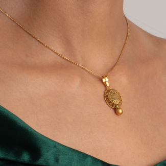 22ct Armari Lace Pendant 22ct Armari Lace Pendant