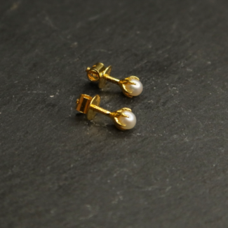 22ct Gold Pearl Stud Earring for Ladies 22ct Gold Pearl Stud Earring for Ladies