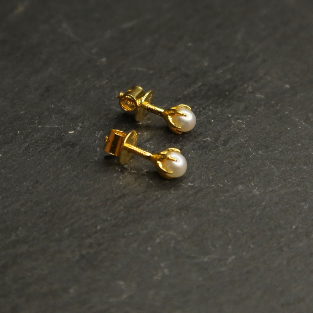 22ct Gold Pearl Stud Earring for Ladies 22ct Gold Pearl Stud Earring for Ladies