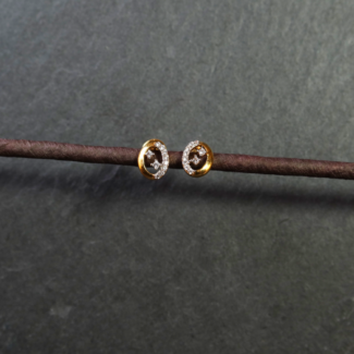 22ct Gold Studs with CZ Stones 22ct Gold Studs with CZ Stones
