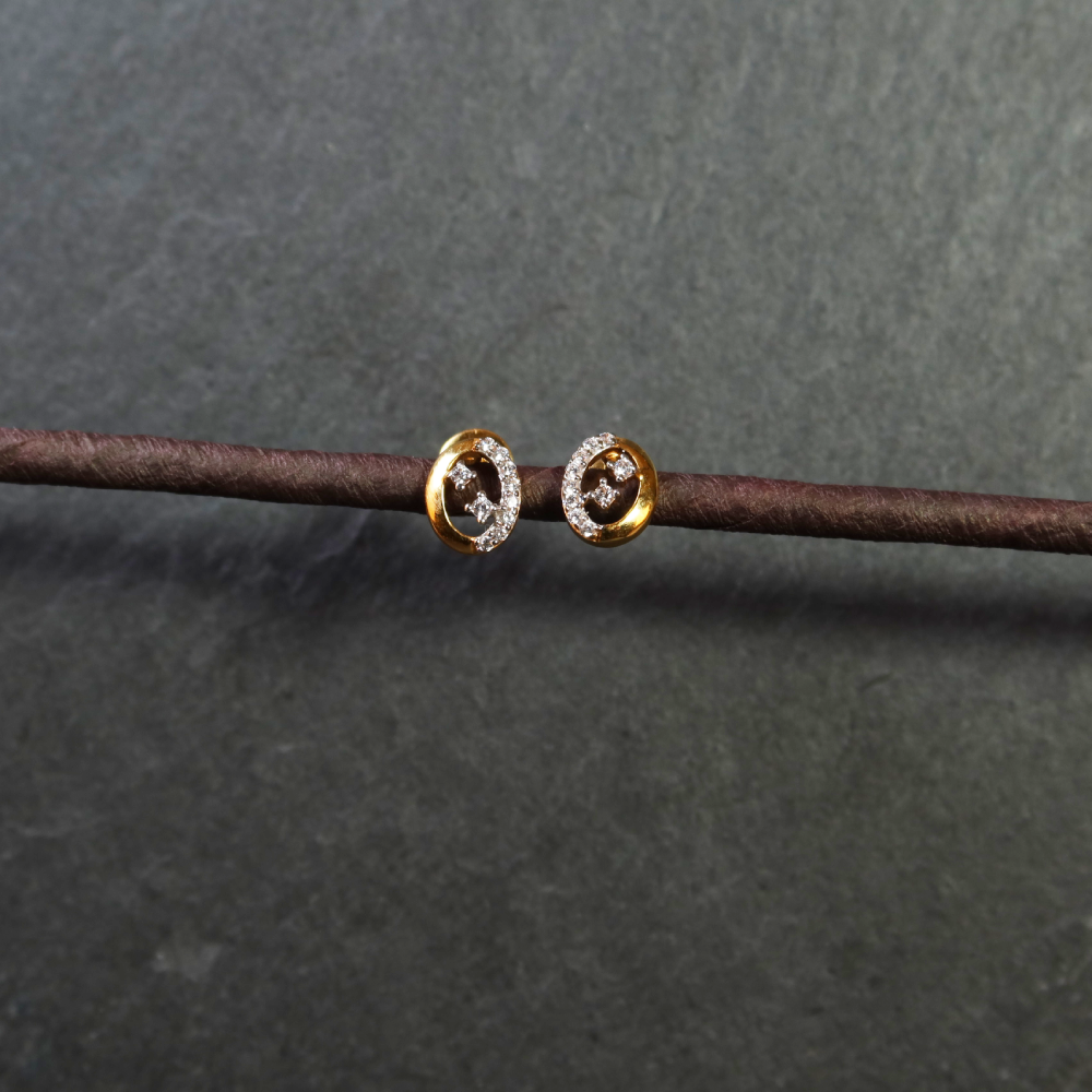 22ct Gold Studs with CZ Stones 22ct Gold Studs with CZ Stones