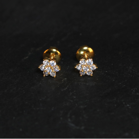 حلق دائري من الذهب عيار 22 قيراط مع حجر CZ حلق دائري من الذهب عيار 22 قيراط مع حجر CZ