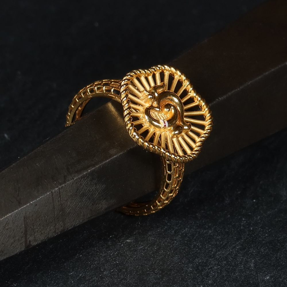 خاتم OM Ganesh من الذهب عيار 22 قيراط | مقاس K1/2 خاتم OM Ganesh من الذهب عيار 22 قيراط | مقاس K1/2