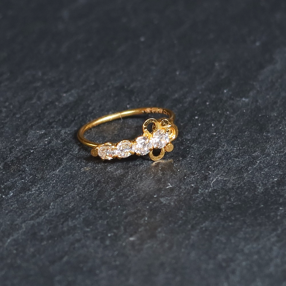 Sarı Altın Burun Yüzüğü Sarı Altın Burun Yüzüğü