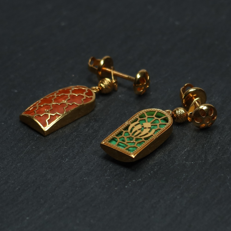 22ct Altın Mineli Ters Çevrilebilir Küpe 22ct Altın Mineli Ters Çevrilebilir Küpe