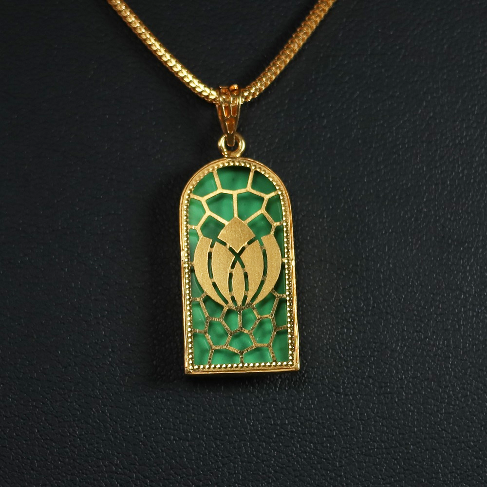 Emaye ile 22 Ayar Altından Ters Çevrilebilir Kolye Emaye ile 22 Ayar Altından Ters Çevrilebilir Kolye