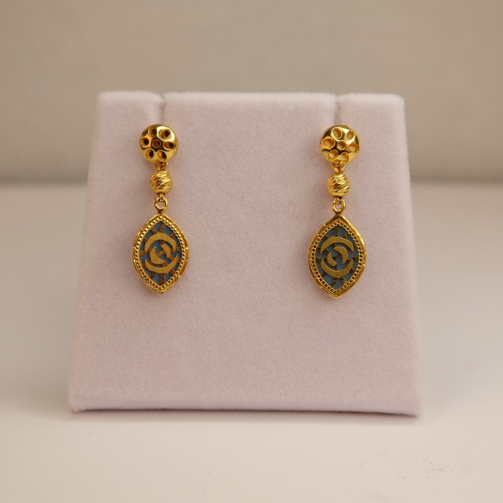 Ters Çevrilebilir 22 Ayar Altın Mineli Küpe Ters Çevrilebilir 22 Ayar Altın Mineli Küpe