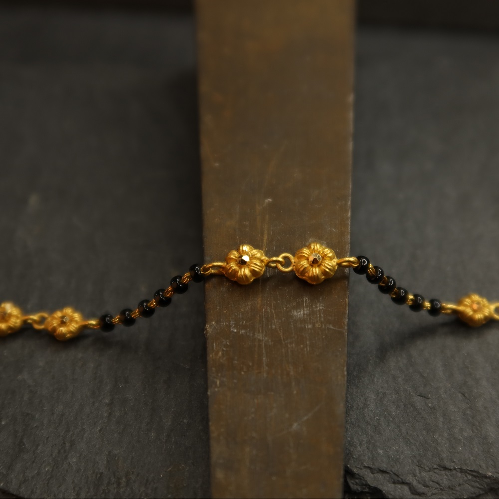 22ct Gold Rosette Black Bead Mangalsura Bracelet | 7 Inches
